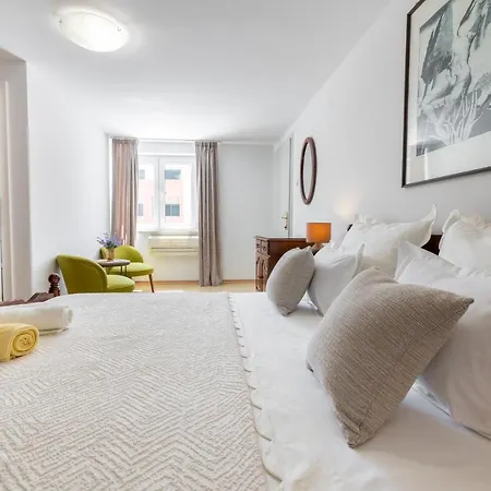 Dijan Apartment *